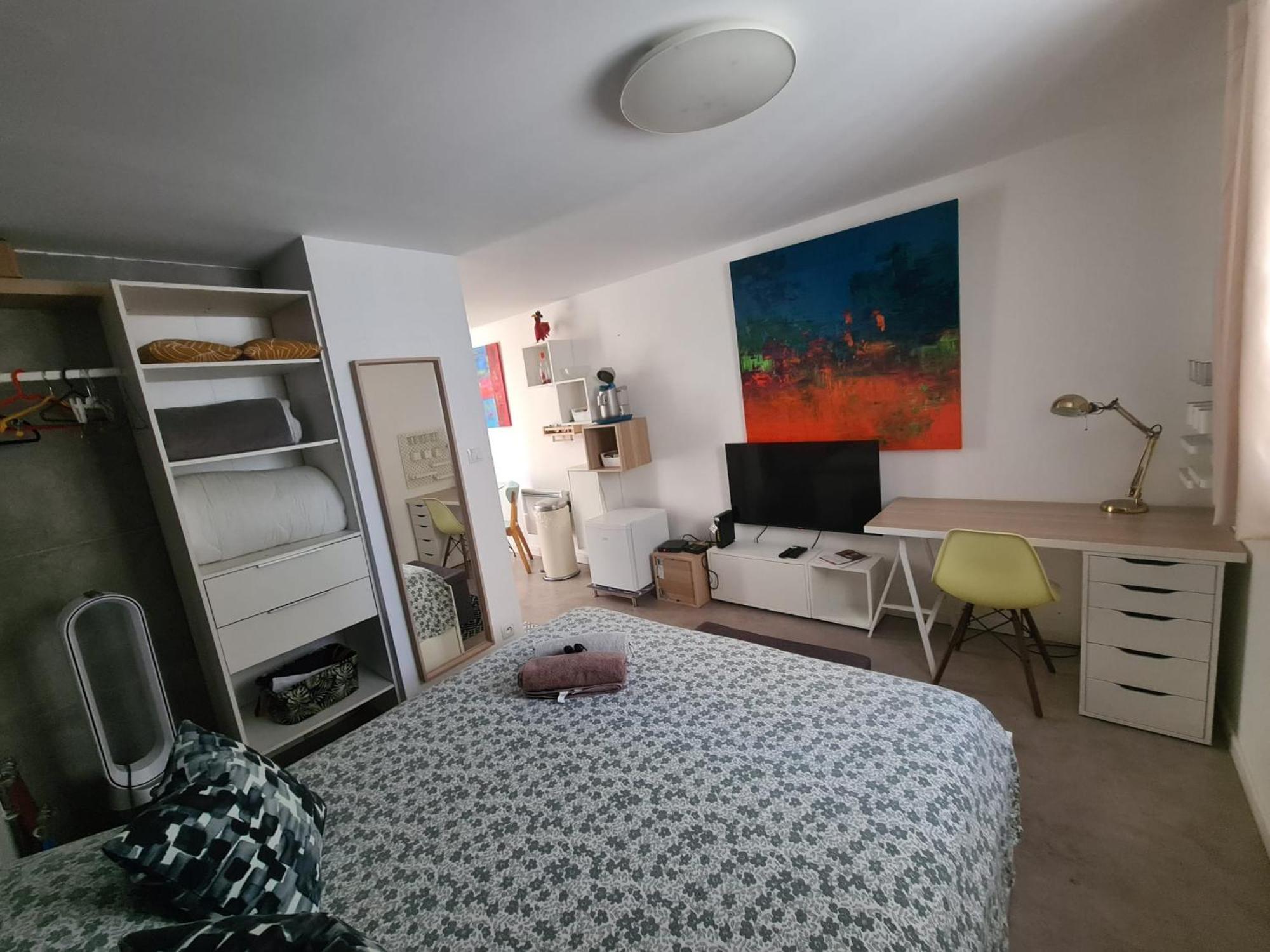 Beau Studio Equipe - Calme Et Confortable Bourg-en-Bresse Eksteriør bilde